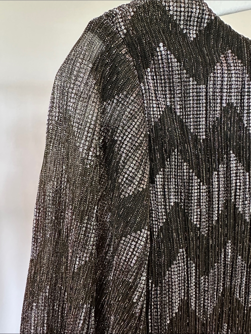 Banana Republic Metallic Chevron Knit Blouse – Black & Silver Shimmer – XS